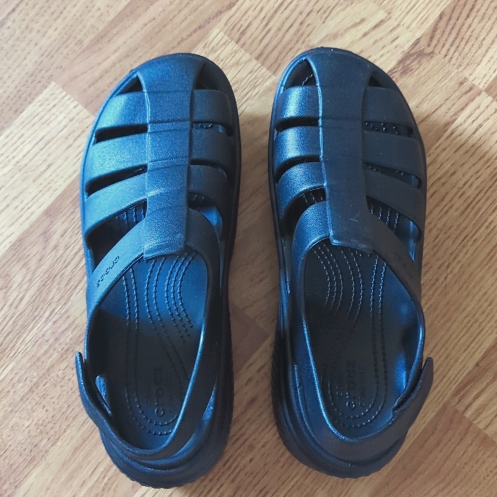 Crocs fisherman sandals platform